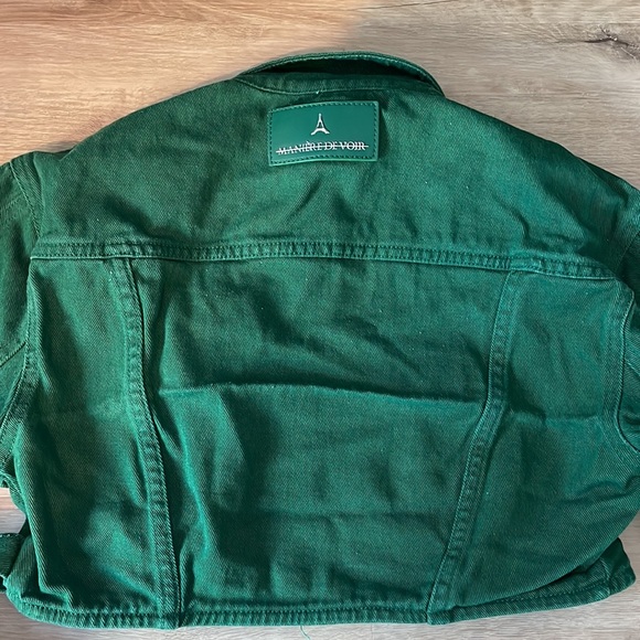 Maniere De Voir Set: Green Cropped Jacket US 6 & Boyfriend Cut Out Jeans US 6 - Picture 16 of 16